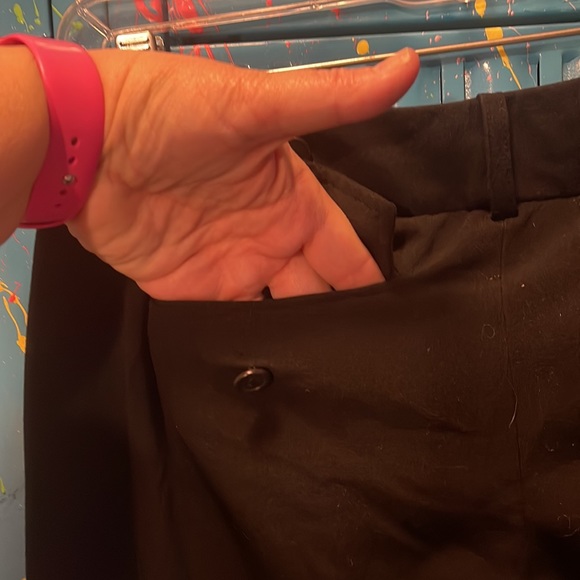 BCBGMaxazria size 4 capri slacks w/pocket detailing  W207 - Picture 7 of 10